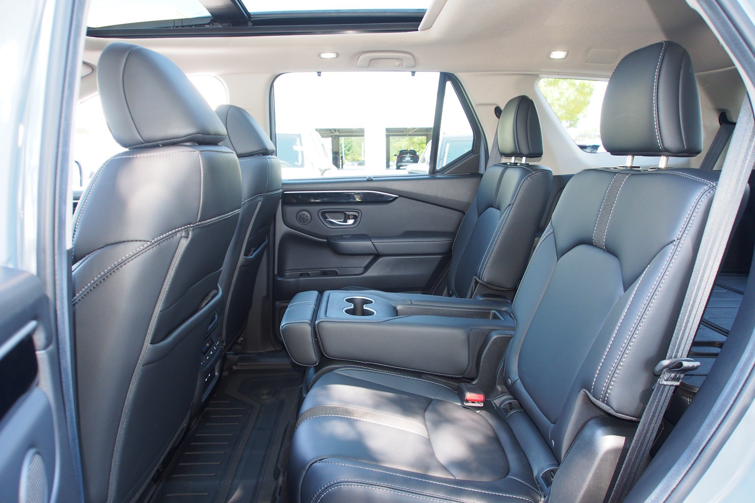 Used 2025 Honda Pilot Touring image 23