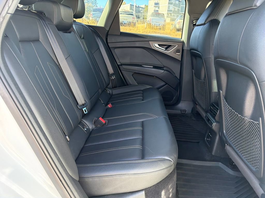 Used 2022 Audi Q4 e-tron Prestige image 28