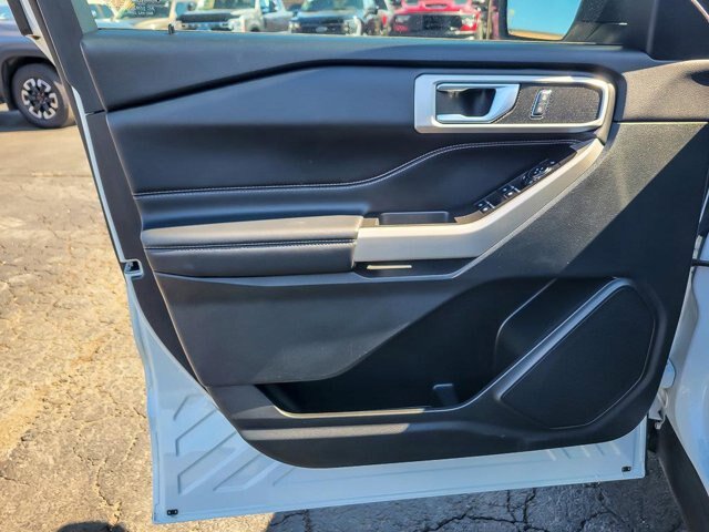 Certified 2023 Ford Explorer XLT w/ Equipment Group 202A AWD/4WD image 25