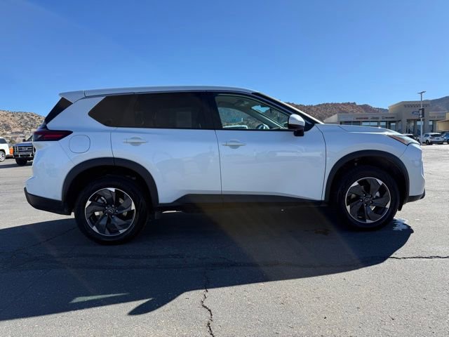 Used 2025 Nissan Rogue SV AWD/4WD image 9