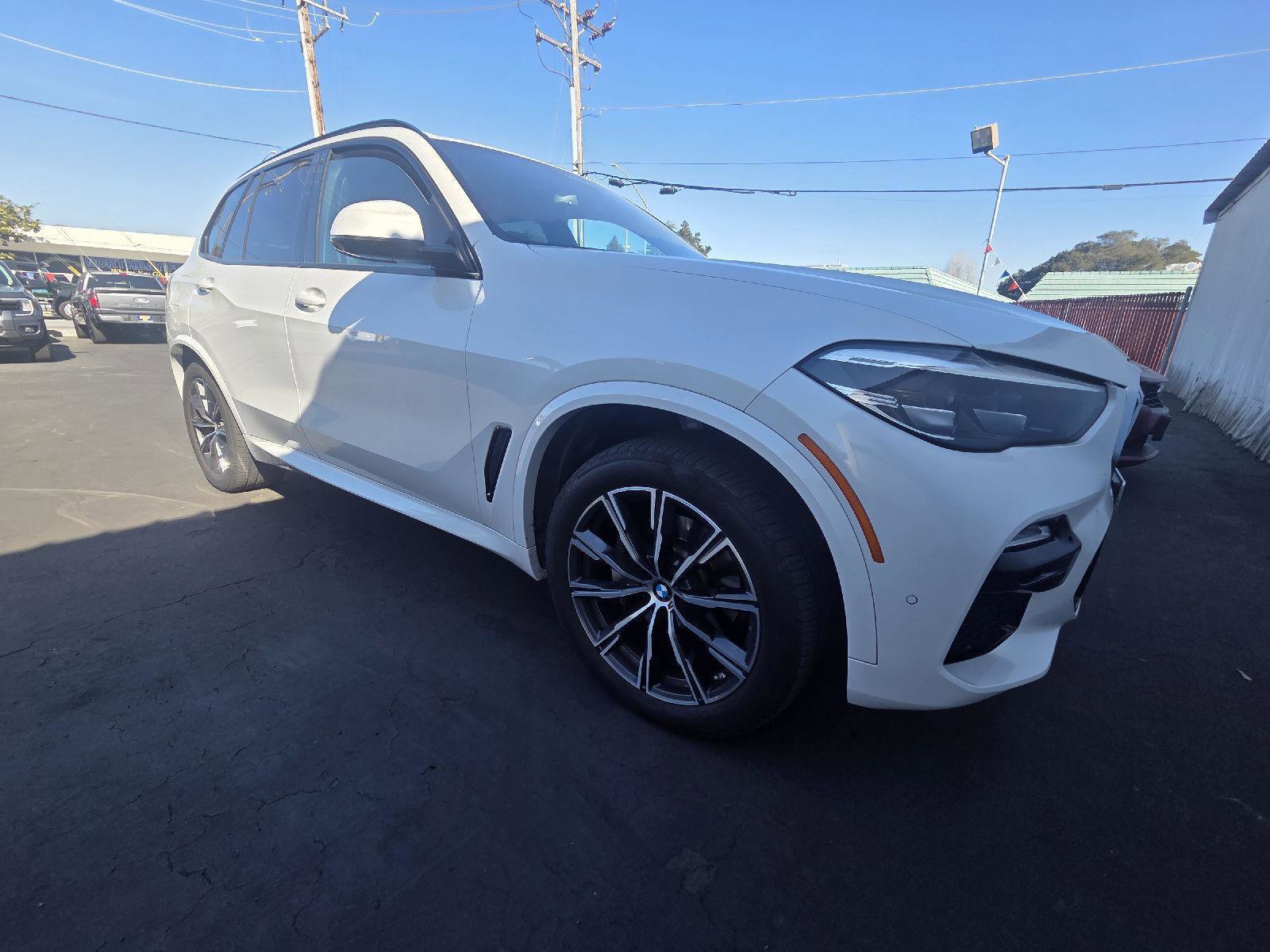 Used 2021 BMW X5 xDrive40i w/ M Sport Package image 24