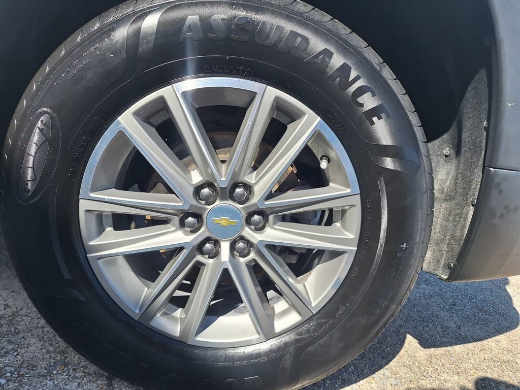Used 2023 Chevrolet Traverse LT FWD image 27