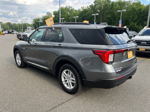 Certified 2025 Ford Explorer Active AWD/4WD image 5