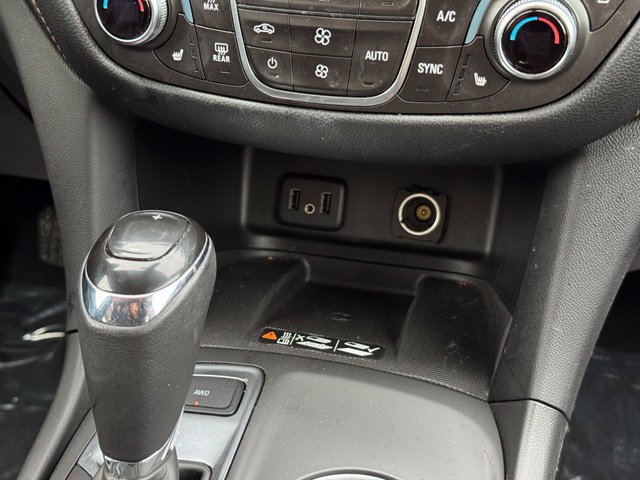 Used 2018 Chevrolet Equinox Premier AWD/4WD image 13