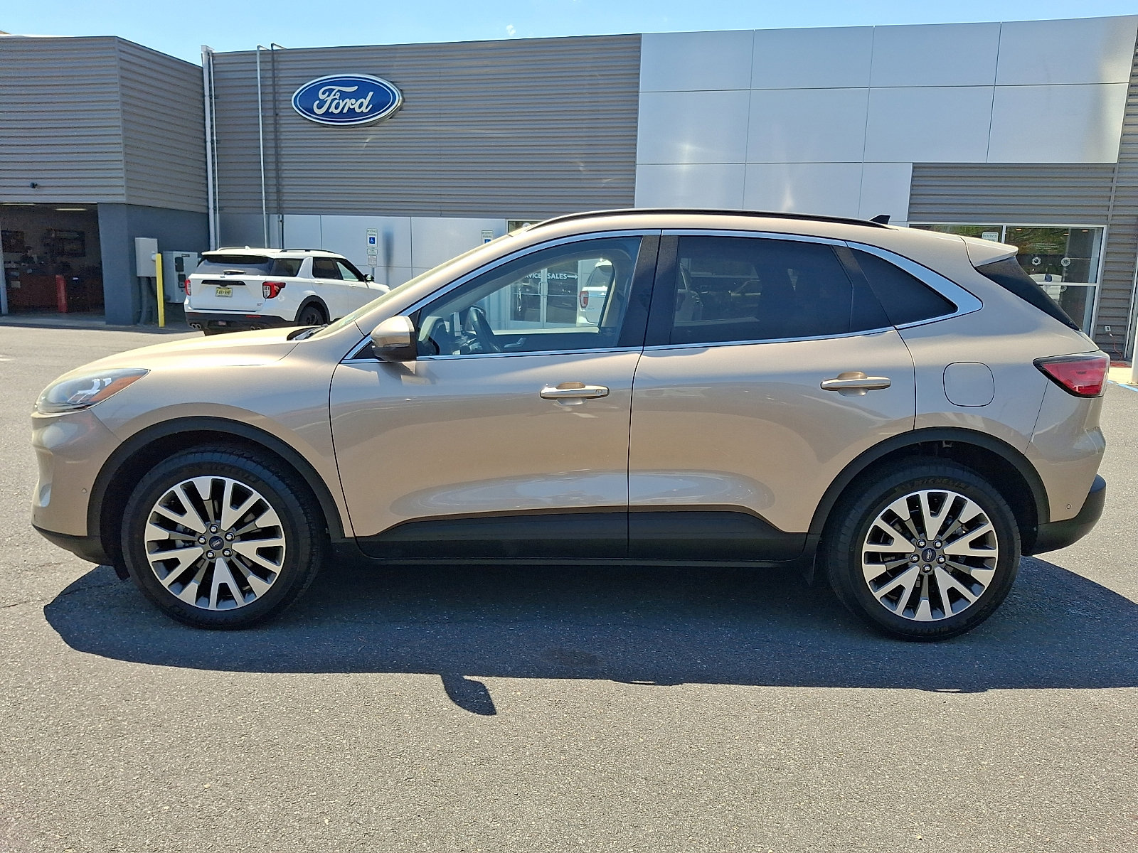 Certified 2020 Ford Escape Titanium AWD/4WD image 6