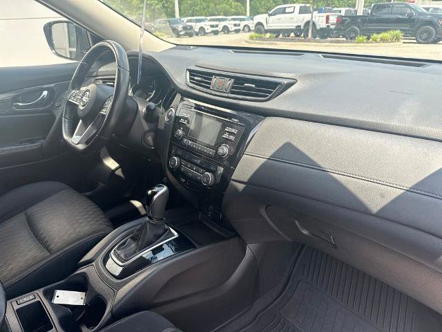 Used 2017 Nissan Rogue SV FWD image 34