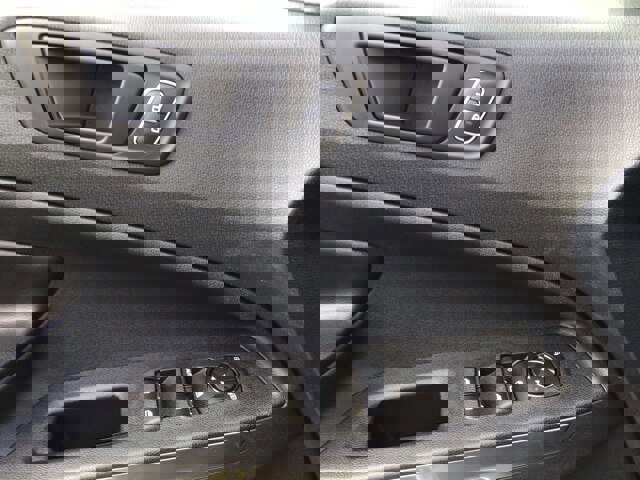 Certified 2022 Ford EcoSport SES w/ Interior Protection Package image 17