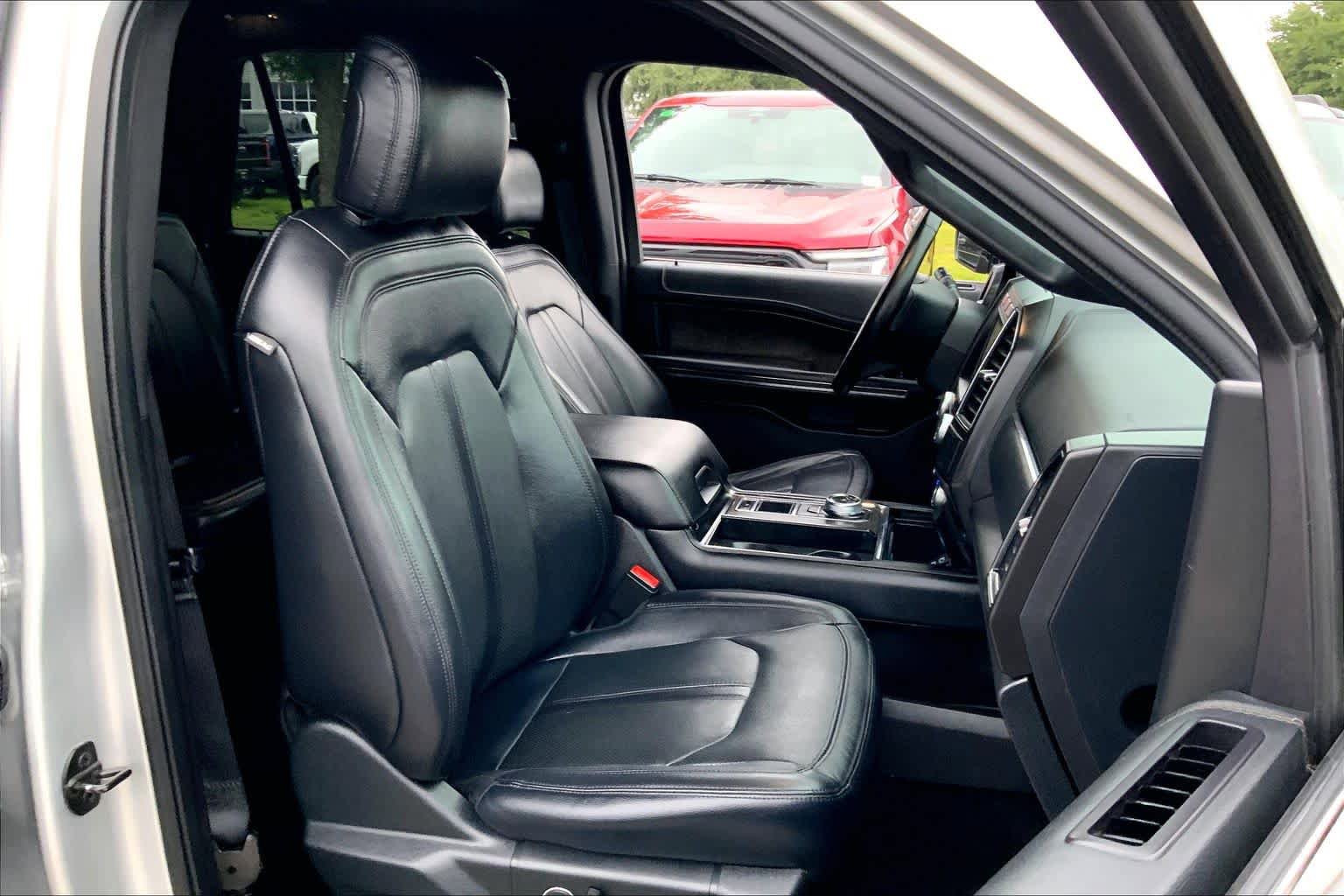 Certified 2019 Ford Expedition Max Limited RWD image 9