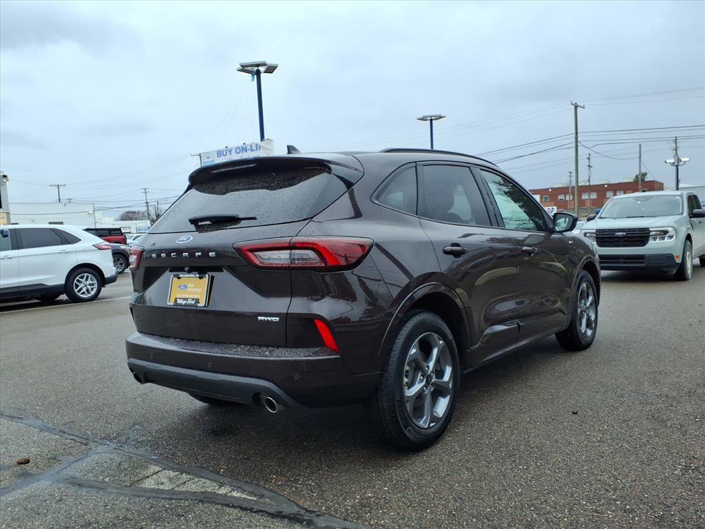 Certified 2023 Ford Escape ST-Line Select w/ Tech Pack #2 image 3
