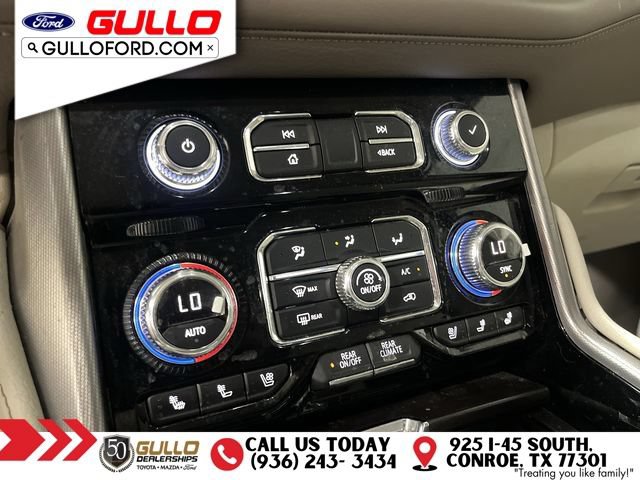 Used 2022 GMC Yukon XL Denali w/ Denali Premium Package AWD/4WD image 29