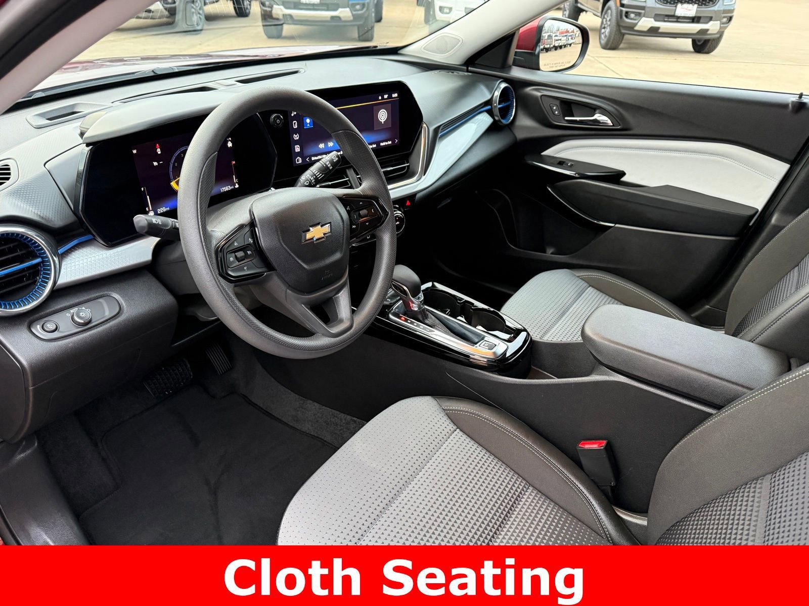 Used 2025 Chevrolet Trax LT image 11