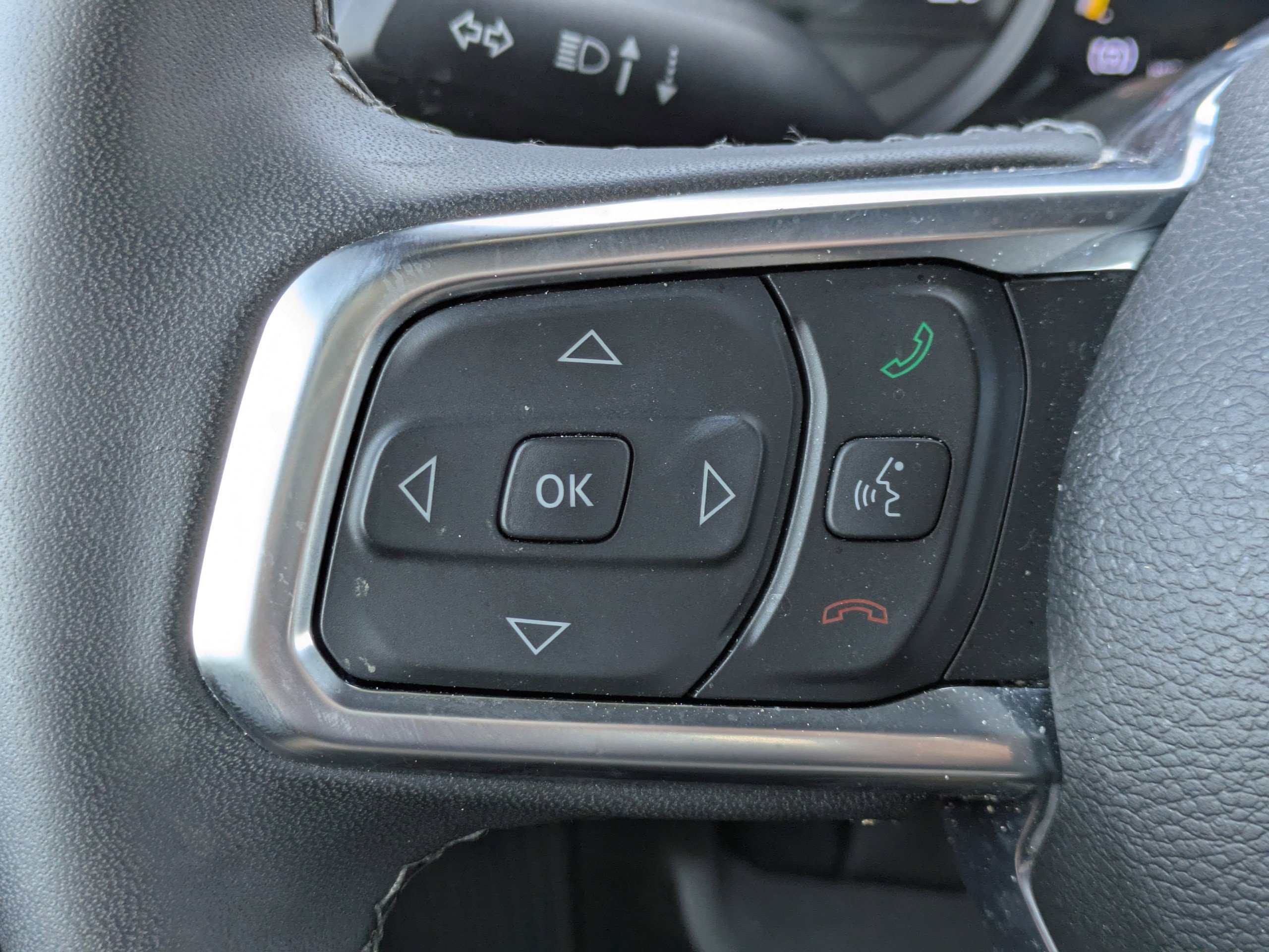 Used 2025 Jeep Wrangler Unlimited Sahara w/ Safety Group AWD/4WD image 19