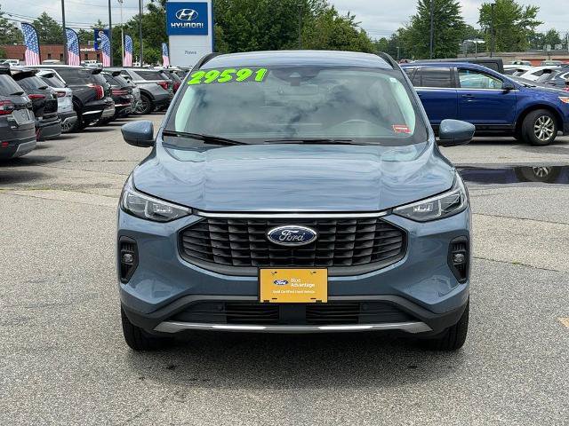 Certified 2025 Ford Escape Platinum AWD/4WD image 2