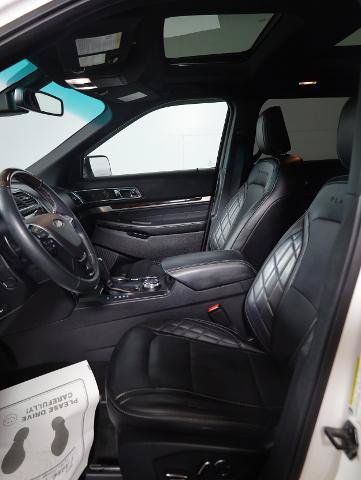 Certified 2018 Ford Explorer Platinum AWD/4WD image 8
