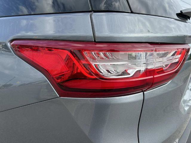 Used 2021 Chevrolet Traverse LS w/ LPO, Floor Liner Package FWD image 11
