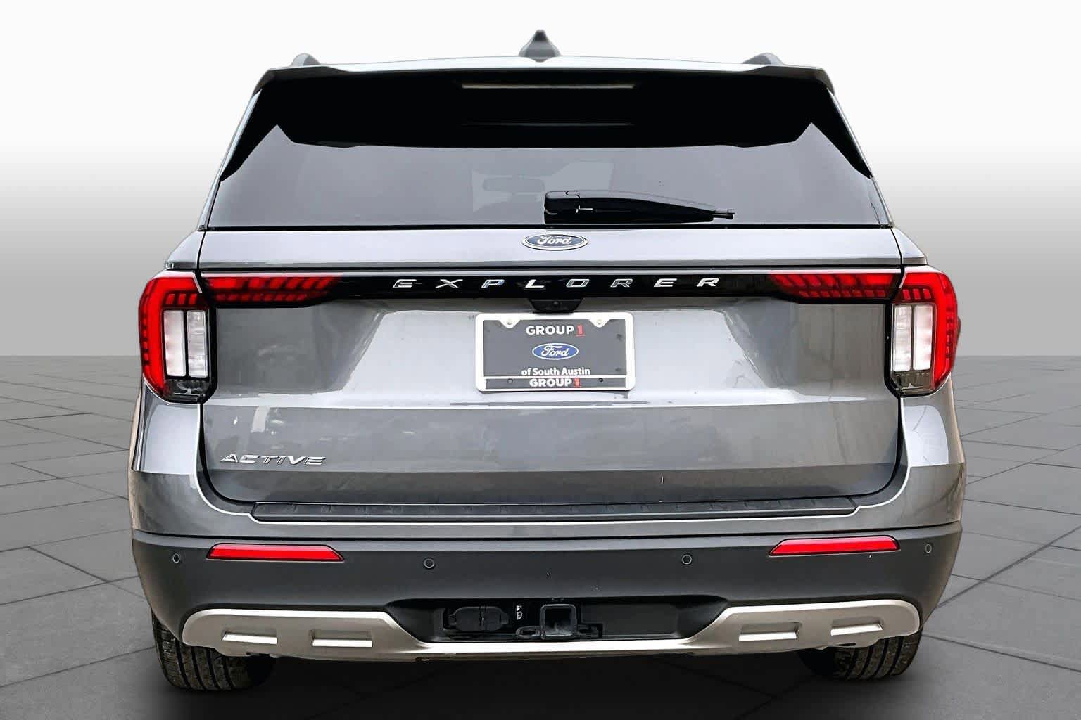 Certified 2025 Ford Explorer Active w/ Active Comfort Package RWD image 5