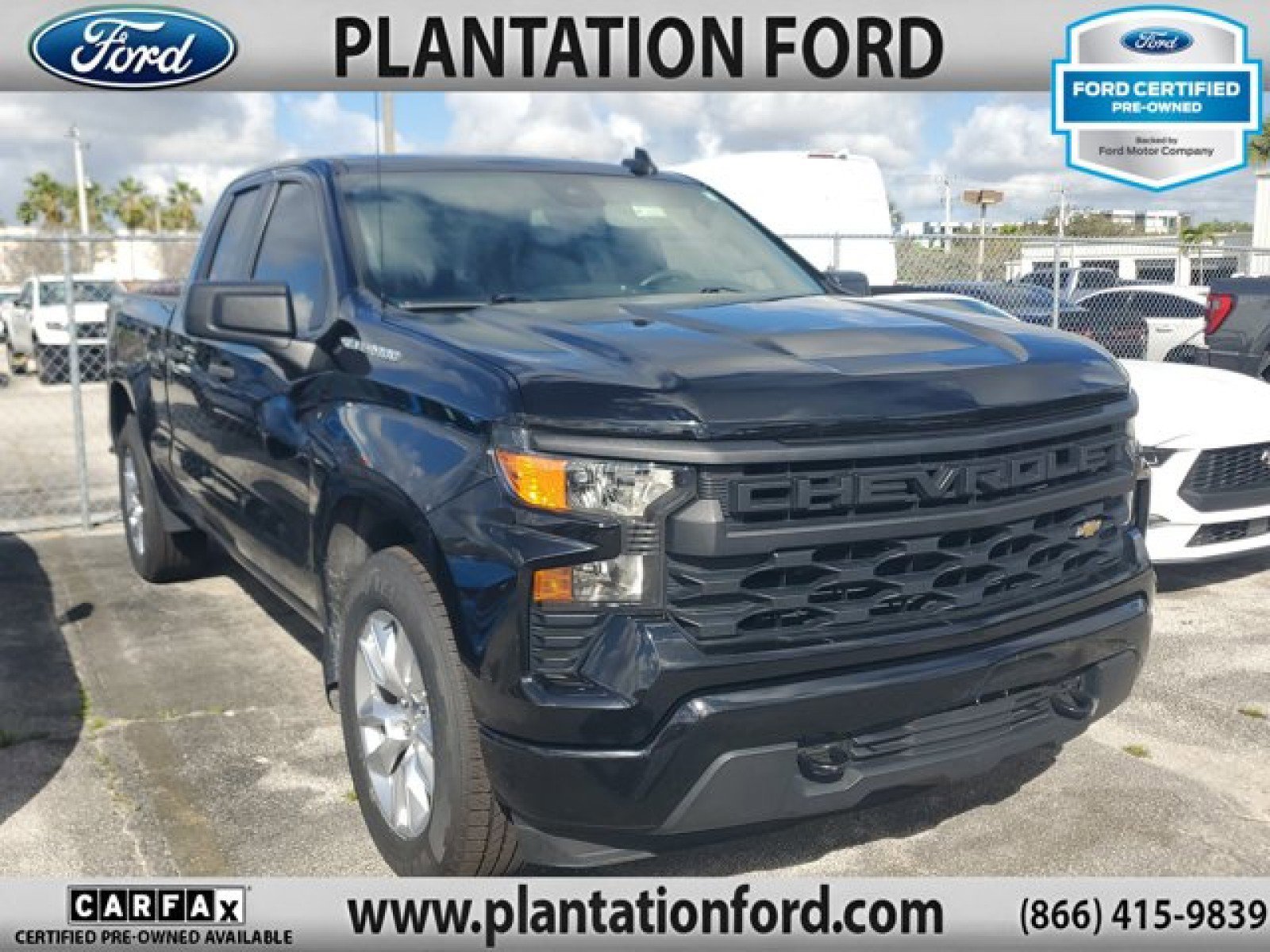 Used 2022 Chevrolet Silverado 1500 Custom image 2
