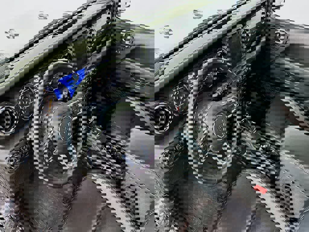 Used 2020 Jeep Wrangler Unlimited Sahara image 9