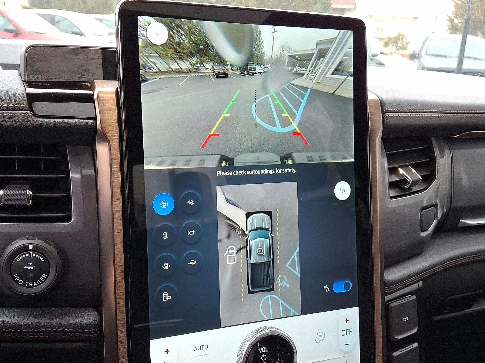 Certified 2024 Ford F150 Lightning Lariat w/ Max Trailer Tow Package image 19