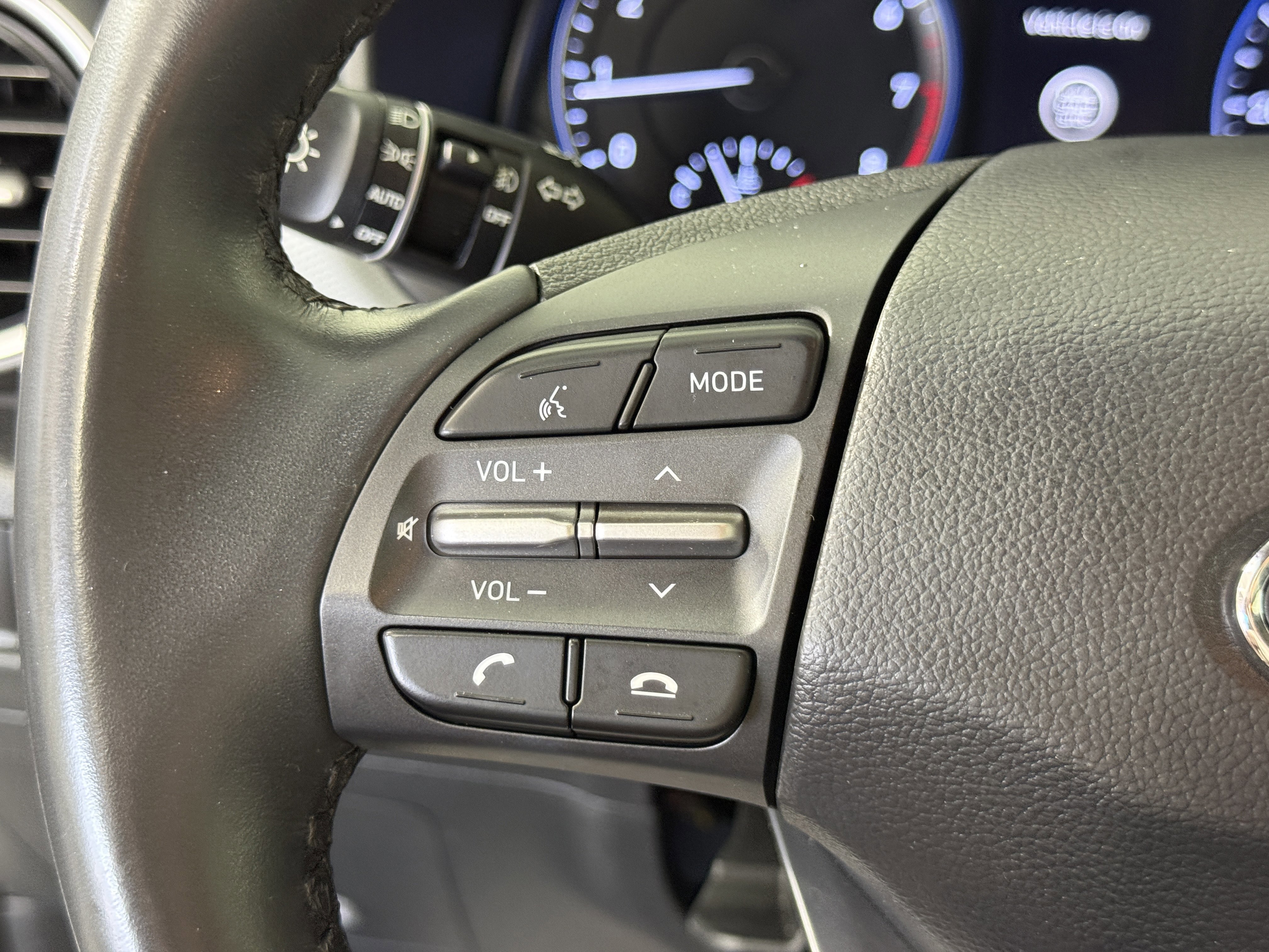 Used 2021 Hyundai Kona Limited w/ Cargo Package image 24