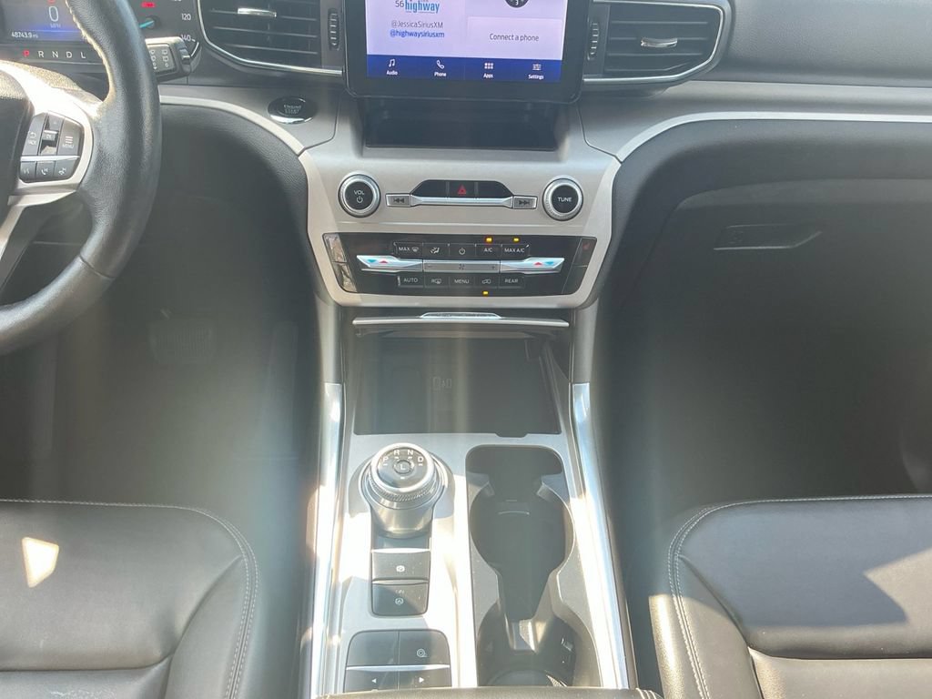 Certified 2022 Ford Explorer XLT w/ Equipment Group 202A RWD image 20