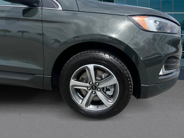 Certified 2024 Ford Edge SEL w/ Convenience Package AWD/4WD image 9