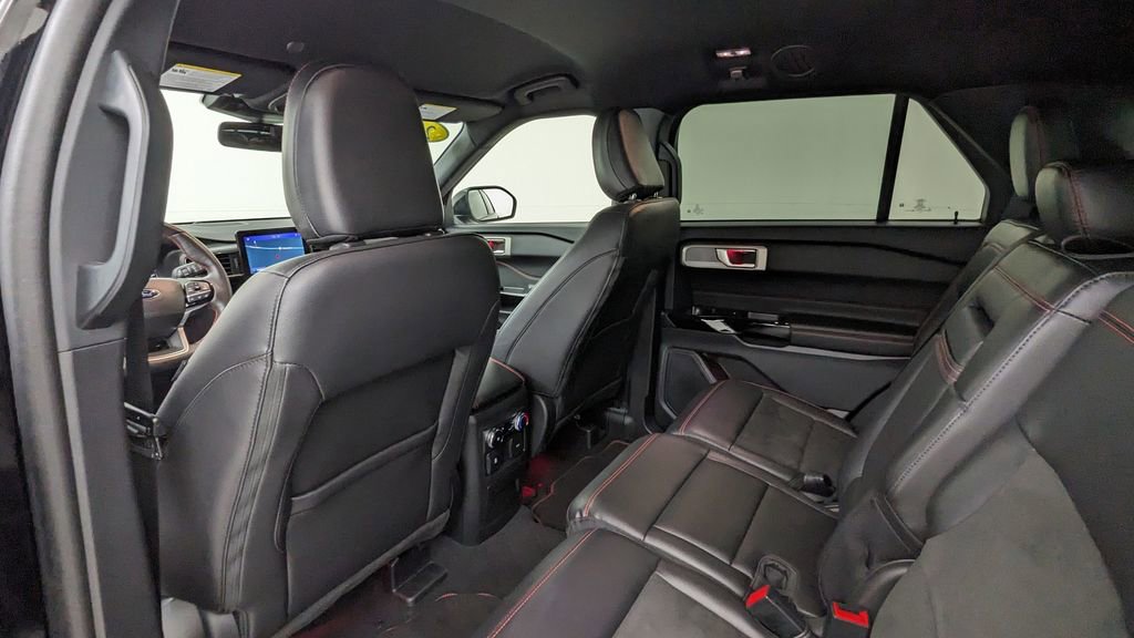 Certified 2023 Ford Explorer ST-Line AWD/4WD image 36