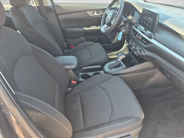 Used 2020 Kia Forte LXS FWD image 19