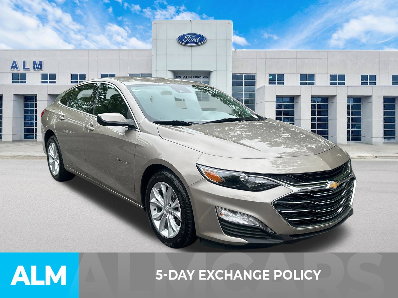 Used 2025 Chevrolet Malibu LT FWD image 3