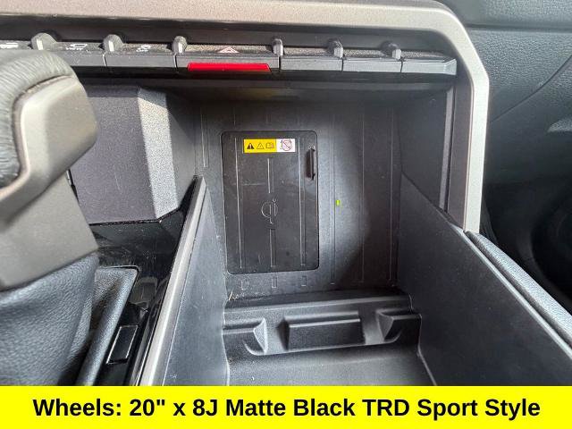 Used 2024 Toyota Tundra Limited AWD/4WD image 28