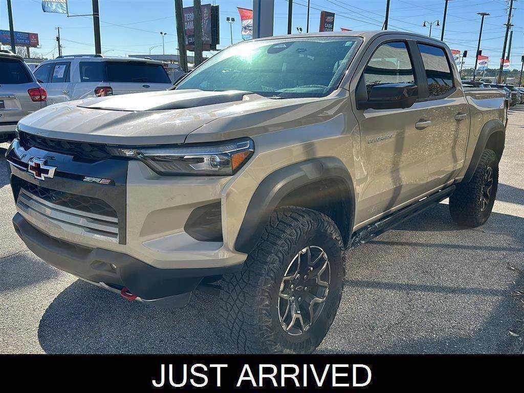 Used 2024 Chevrolet Colorado ZR2 w/ Technology Package image 3