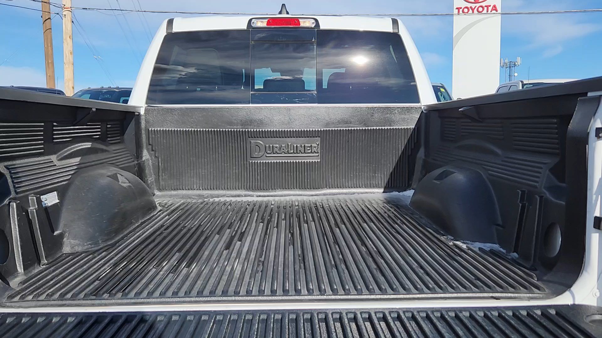 Used 2025 RAM 1500 Laramie AWD/4WD image 19