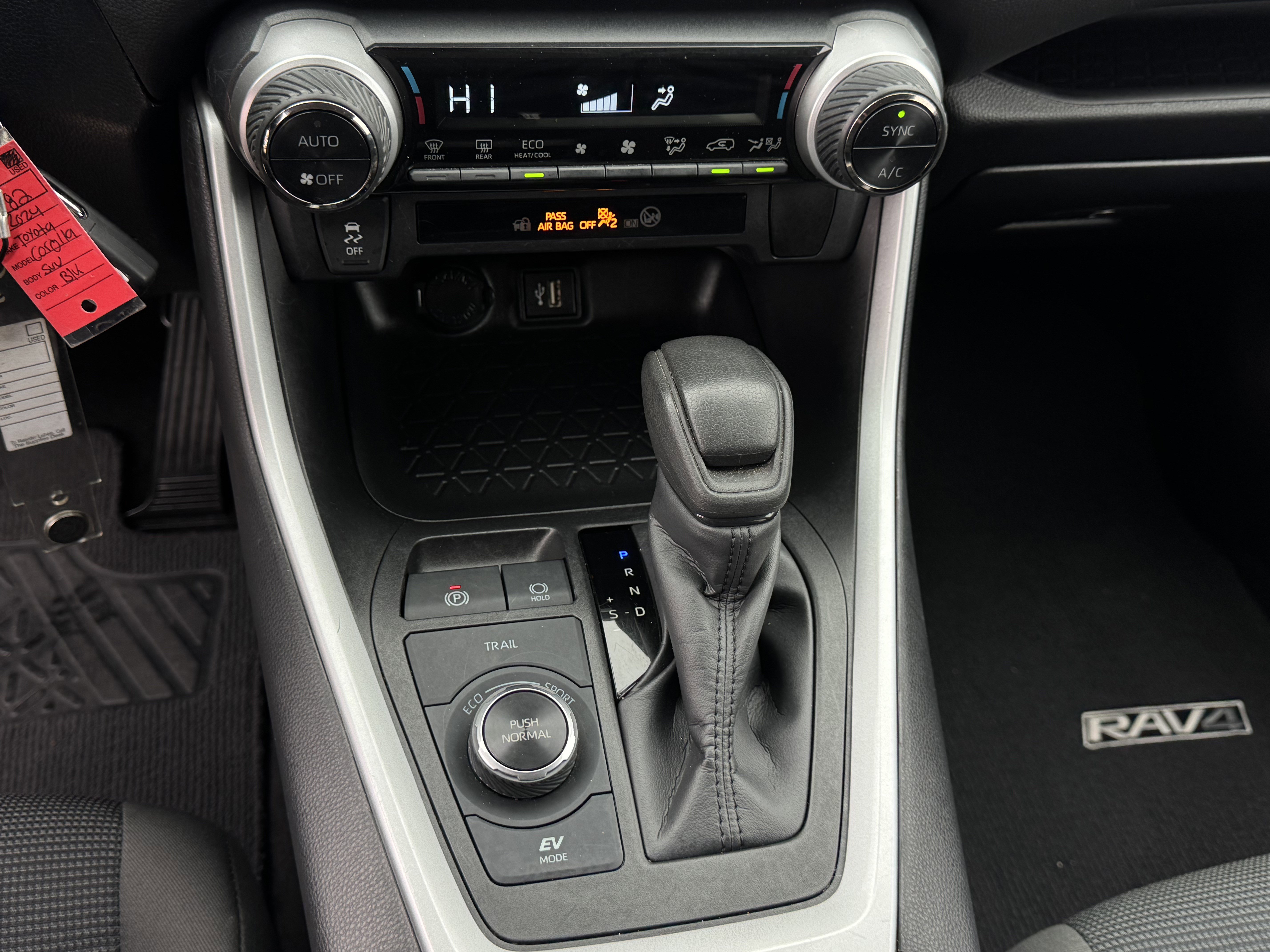 Used 2024 Toyota RAV4 LE image 19