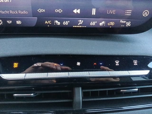 Used 2025 Buick Enclave Sport Touring FWD image 25
