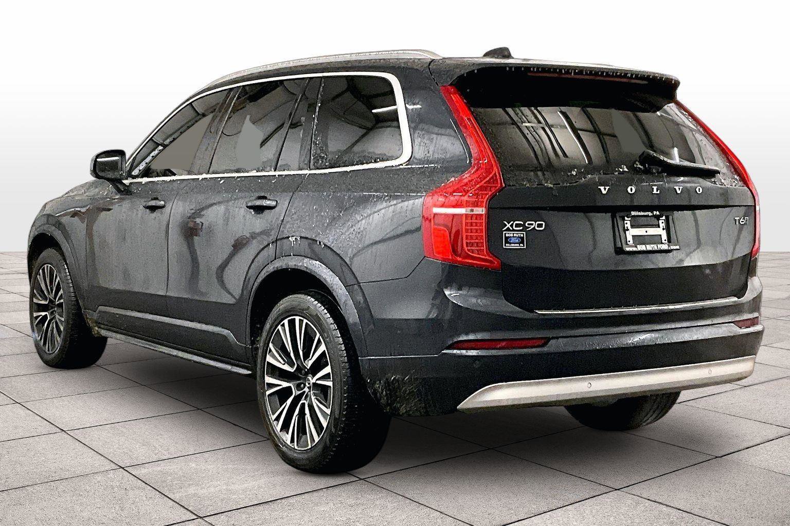 Used 2022 Volvo XC90 T6 Momentum w/ Advanced Package image 10