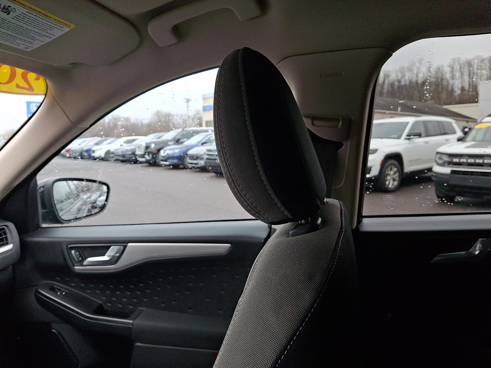 Certified 2020 Ford Escape SE image 17