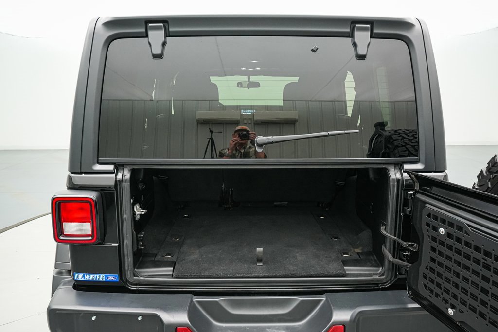 Used 2021 Jeep Wrangler Unlimited Rubicon w/ Cold Weather Group image 19