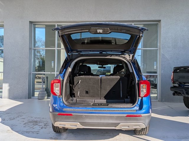 Certified 2020 Ford Explorer XLT w/ Equipment Group 202A image 29