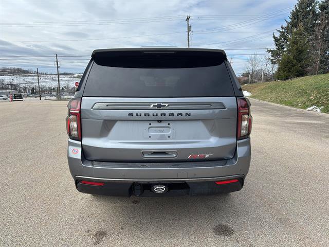 Used 2022 Chevrolet Suburban RST w/ Luxury Package image 4