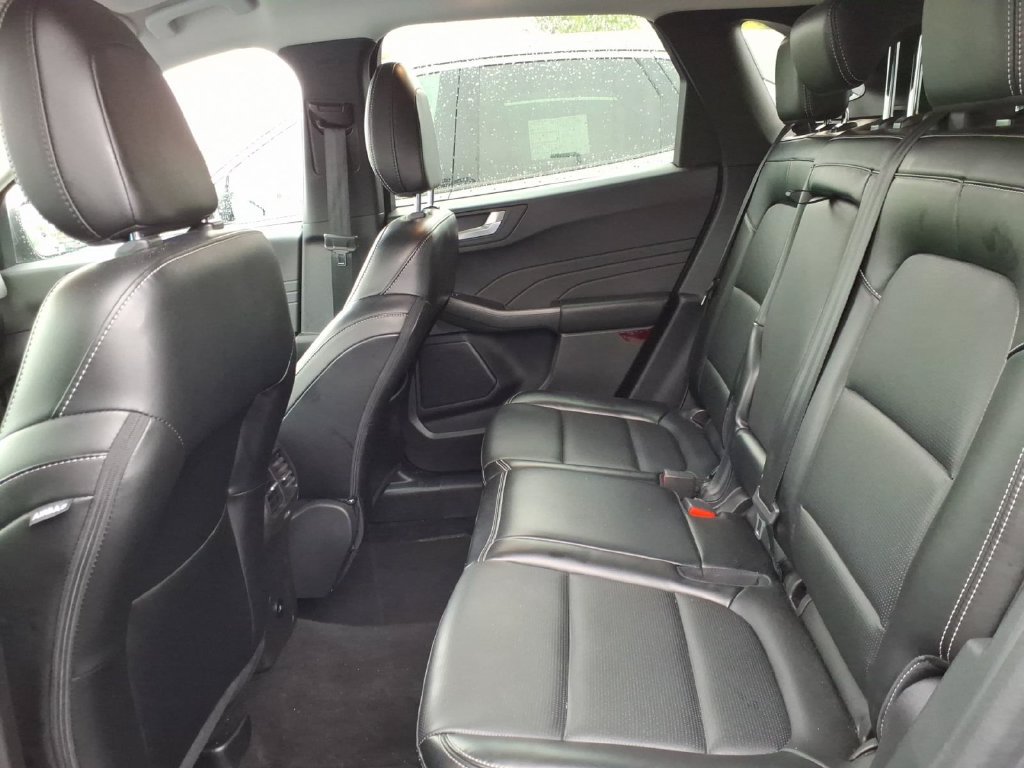 Certified 2025 Ford Escape Platinum AWD/4WD image 9
