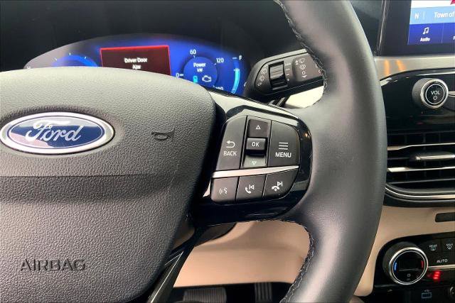 Certified 2021 Ford Escape Titanium image 24