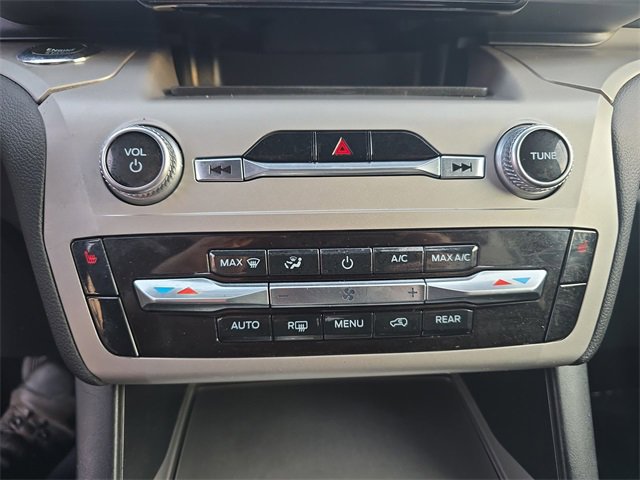 Certified 2022 Ford Explorer XLT image 18