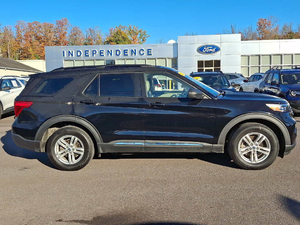 Certified 2021 Ford Explorer XLT w/ Equipment Group 202A AWD/4WD image 12