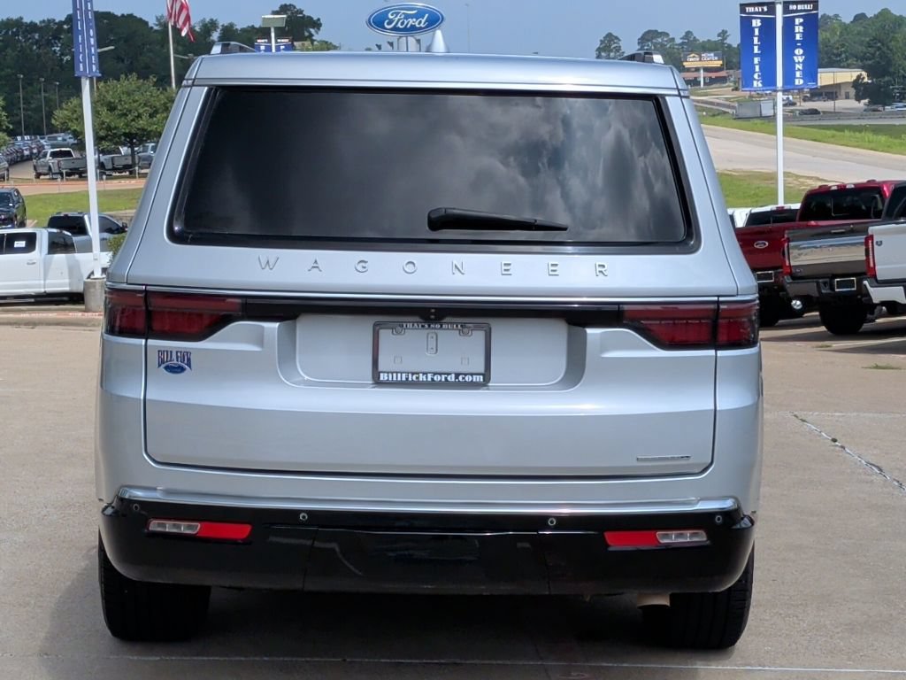 Used 2022 Jeep Wagoneer Series II RWD image 4