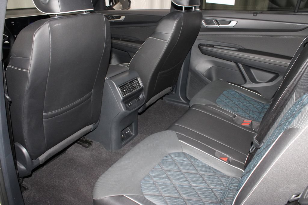 Used 2024 Volkswagen Atlas Cross Sport SEL Premium R-Line AWD/4WD image 22