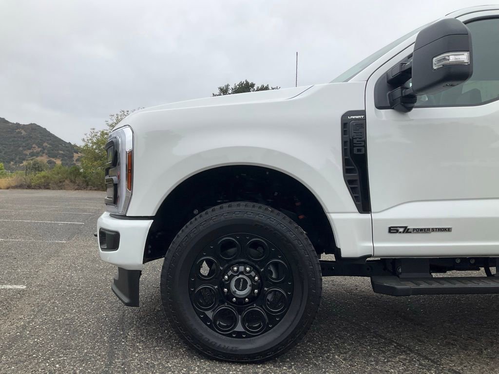 Certified 2025 Ford F350 Lariat w/ Black Appearance Package image 27