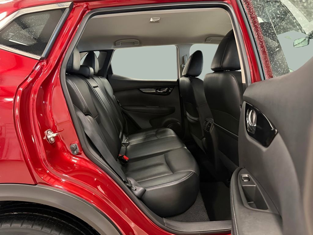 Used 2022 Nissan Rogue Sport SL image 17