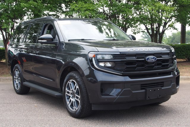 Certified 2025 Ford Expedition Active AWD/4WD image 1