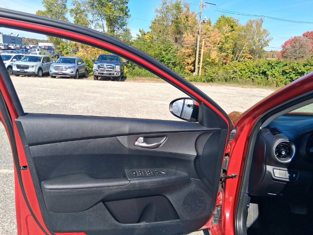 Used 2019 Kia Forte LXS FWD image 10