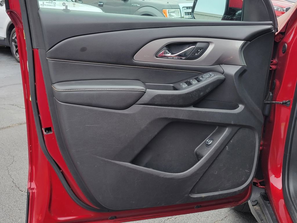 Used 2019 Chevrolet Traverse LT w/ LPO, Floor Liner Package AWD/4WD image 20